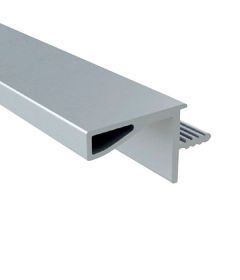 Caja con 10 piezas de perfil gola REACH para alacenas, longitud 2100 mm